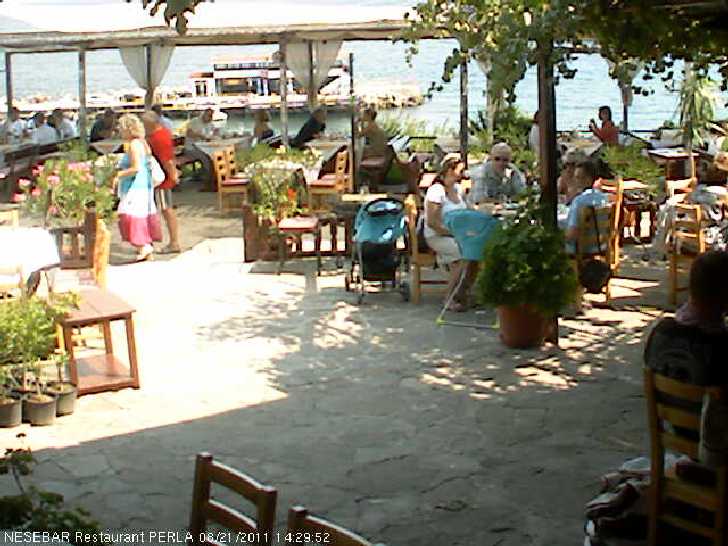 Несебър времето уеб камера ресторант 'Перла' лятна градина източен залив бряг мост пристанище Черно море Free-WebCamBG