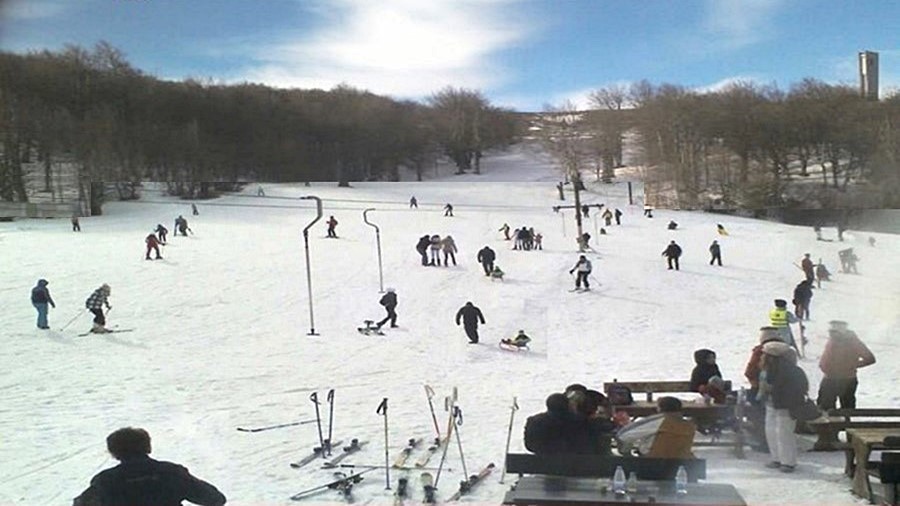 Хижа 'Бузлуджа' времето уеб камера ски писти, ски влек и ски център под връх 'Бузлуджа' от чайна, Стара планина, kamerite Free-WebCamBG