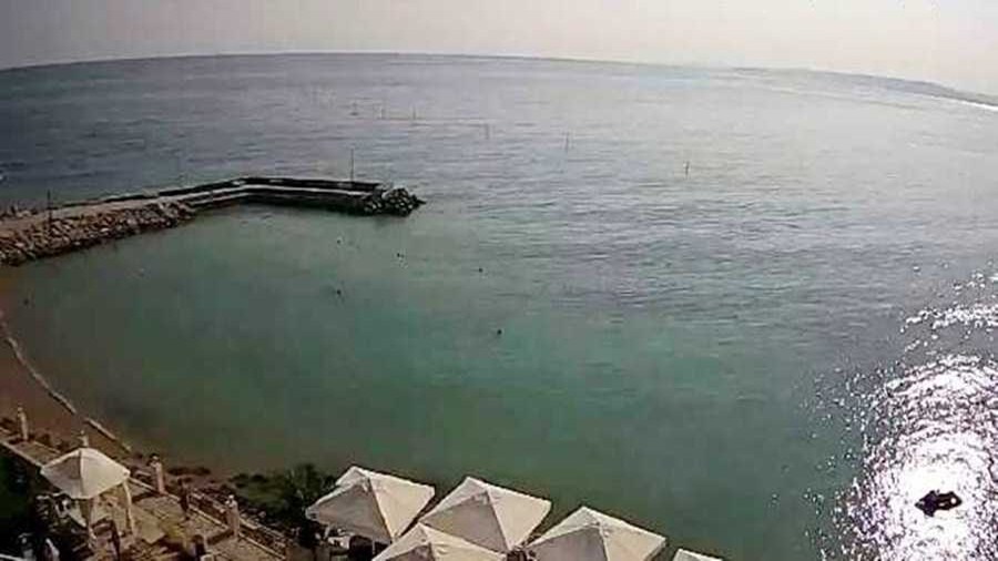 Плаж 'Бялата лагуна' времето уеб камера Черно море, курортна местност 'Икантълъка', курортен комплекс 'Карвуна', апартхотел 'Royal Bay', между Балчик и Каварна, kamerite Free-WebCamBG