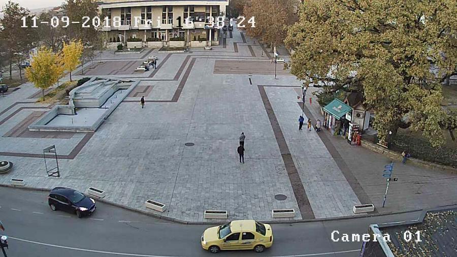 Свищов времето уеб камера център, площад 'Алеко', фонтан и парк до Община, kamerite Free-WebCamBG