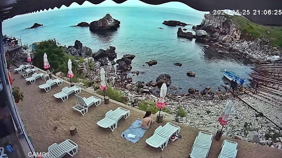 Тюленово времето уеб камера тераса ресторант, плаж хотел, бряг и рибарско пристанище Черно море, 'Арката', до гр. Шабла, kamerite Free-WebCamBG