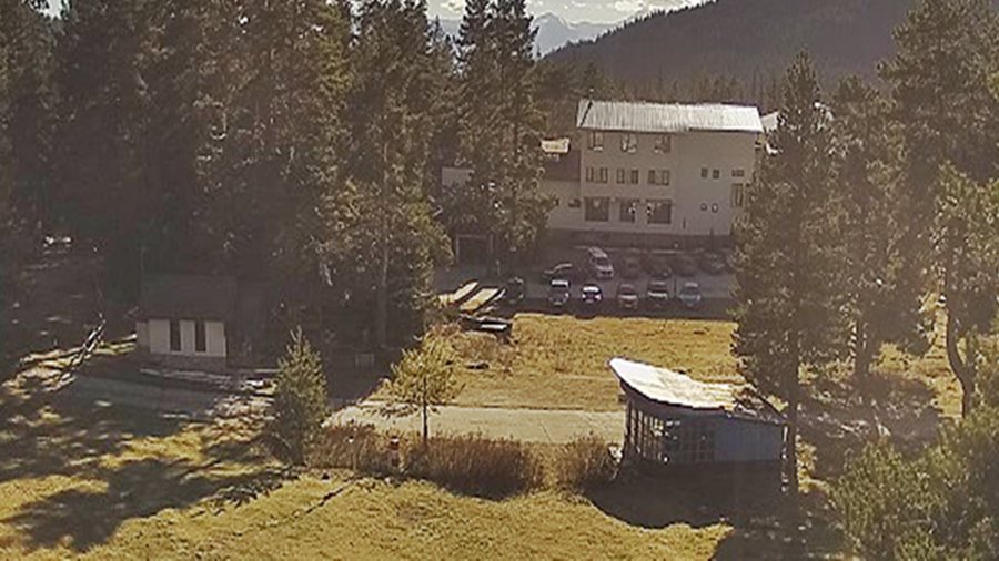 Семково времето уеб камера хотел 'Бор', местност в планински и ски курорт с 8 ски писти в Рила планина, на 16 км. северно от гр. Белица Free-WebCamBG