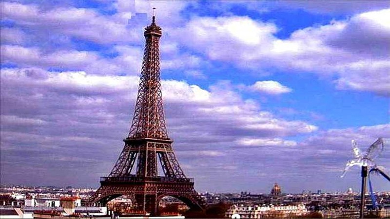 Париж времето уеб камера 'Айфелова' кула, Триумфална арка, река Сена, острови, мостове, хълмове, парк, столица Франция, kamerite Free-WebCamBG