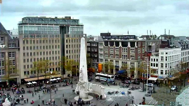 Амстердам времето уеб камера Център, площад 'Дам', Музей на восъчните фигури 'Мадам Тюсо', столица Кралство Нидерландия (Холандия) Free-WebCamBG