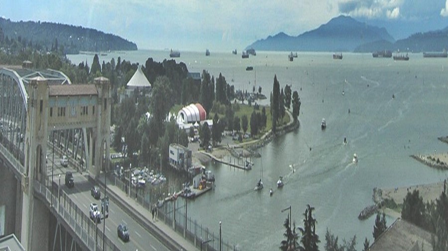 Ванкувър (Vancouver) времето уеб камера мост 'Беррард' (Burrard Street Bridge), остров Гранвил (Granville Island), английския залив (English Bay), река Фрейзър (Fraser River), Канада (Canada), kamerite Free-WebCamBG