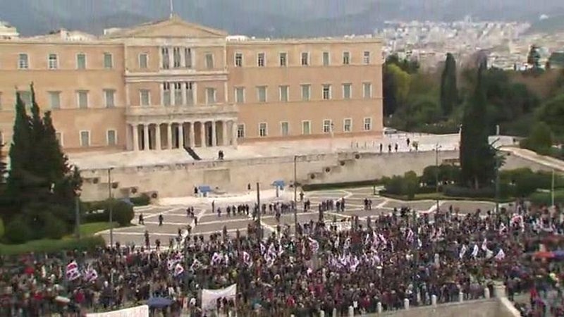 Атина времето уеб камера Гръцки Парламент, площад 'Синтагма', трафик улица, kamerite Free-WebCamBG