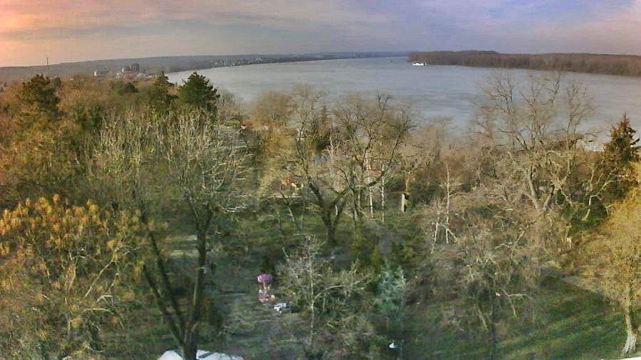Силистра времето уеб камера река Дунав, парк 'Дунавска Градина', kamerite Free-WebCamBG